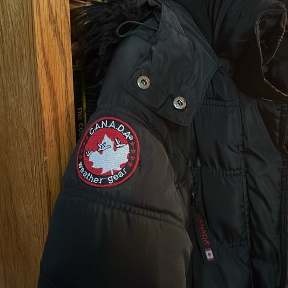 Canada weather gear - Picture 3 of 6